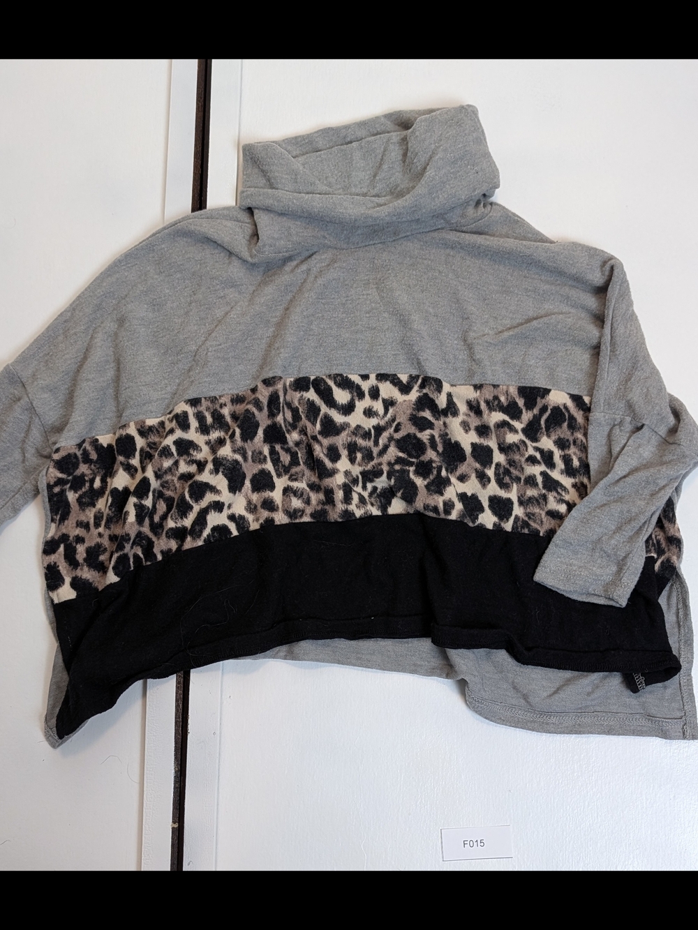 Girls' Grey & Black Leopard Print Turtleneck Pullover